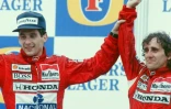 Ayrton Senna (G) et Alain Prost (D), alors coéquipiers chez McLaren, lors du Grand Prix d'Adélaïde (Australie), le 12 novembre 1988
