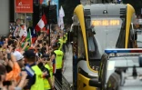 Le pape François voyage en tram dans Cracovie le 28 juillet 2016