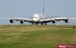 Mercredi 11 novembre 2009 - L'Airbus A380 atterrit pour la première fois à La Réunion
