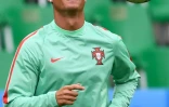 L'attaquant portugais Cristiano Ronaldo à l'entraînement, au stade Geoffroy-Guichard de Saint-Etienne, le 13 juin 2016 