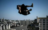 Le freerunner Simon s'éclate sur les toits de Paris en plein confinement le 26 avril 2020