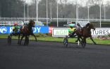 Face Time Bourbon (D) drivé par le Suèdois Björn Goop et Davidson Du Pont, drivé par Jean-Michel Bazire lors du Prix d'Amérique, le 31 janvier 2021 sur l'hippodrome de Paris-Vincennes