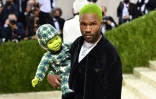 Le chanteur américain Frank Ocean lors de son arrivée  au Met Gala le 13 seprembre 2021 à New York