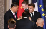 Les présidents chinois Xi Jinping et français Emmanuel Macron le 6 mai 2024 au palais de l'Elysée à Paris