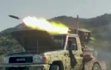 Capture d’écran tirée d’images vidéo diffusées le 8 septembre 2026 par les Forces de résistance nationales au Yémen, coalition soutenue par l'Arabie saoudite, montrant un tir de roquette depuis un lanceur monté sur véhicule, alors que les forces gouvernementales yéménites et les Forces de résistance nationales ouvrent le feu sur des combattants houthis sur le front de Kadha, à l’ouest de la ville de Taëz, dans la province occidentale de Taëz au Yémen