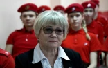 Tatiana Kalouguina, professeur de musique et de dessin qui préside l'état-major de "l'Armée des jeunes", lors d'une cérémonie à Istra, le 24 janvier 2025 au nord-ouest de Moscou