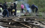 Des membres de la communauté des gens du voyage à Moirans, le 21 octobre 2015