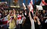 Manifestation devant le Parlement contre le projet de loi controversé sur l'"influence étrangère", le 2 mai 2024 à Tbilissi, en Géorgie