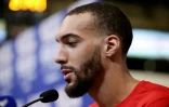 Le pivot français du Utah Jazz Rudy Gobert s'exprime à l'occasion d'un point presse avant le All-Star Game le 14 février 2020 à Chicago.