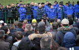 L'entraîneur de Nantes Vahid Halilhodzic et son équipe s'adressent aux supporteurs à propos de la disparition d'Emiliano Sala, le 24 janvier 2019 au centre d'entraînement de la Jonelière 