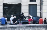 Reconstitution sur les lieux où deux personnes ont été tuées en avril par un policier sur le Pont-Neuf, le 17 juin 2022 à Paris