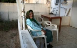 Barood Jibli, 86 ans, pose à son domicile à Elyakhin, sur la côte méditerranéenne en Israël, le 27 juin 2016