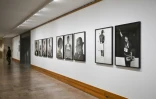 Des oeuvres du photographe camerouno-nigérian Samuel Fosso exposées au Metropolitan Museum de New York, le 28 mai 2025 