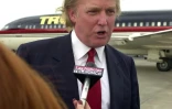 Le milliardaire américain Donald Trump à l'aéroport international Luis Munoz Marin à San Juan, à Porto Rico, le 10 mai 2001