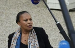 La ministre de la justice Christiane Taubira dans la cour de l'Elysée à l'issue du conseil des ministres le 21 octobre 2015 à Paris