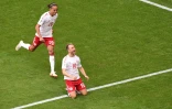 Le Danois Christian Eriksen (d) vient de marquer contre l'Australie, le 21 juin 2018 à Samara