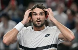Valentin Vacherot incrédule après avoir battu Novak Djokovic en demi-finale du Masters 1000 de Shanghai, le 11 octobre 2025
