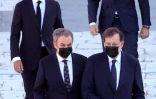 Les anciens premiers ministres espagnols José Maria Aznar (g), José Luis Rodriguez Zapatero (2è g) et Mariano Rajoy arrivent à la cérémonie d'hommages aux victimes du Covid au palais royal à Madrid, le 16 juillet 2020