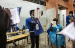 Décompte des bulletins de vote à Luanda, le 24 août 2022 en Angola