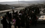 Des Irakiens fuient Mossoul, le 1er mars 2017