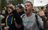 Des partisans de l'opposant Alexeï Navalny, actuellement en prison, manifestent à Moscou le jour des 65 ans du président Vladimir Poutine, le 7 octobre 2017