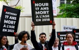 Manifestation d'anciens enfants placés à Paris, le 7 mai 2024