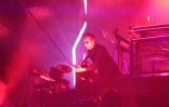 Le compositeur français Jean-Michel Jarre lors de son concert pour la sauvegarde de la mer Morte, le 6 avril 2017 au pied de la forteresse de Massada, en Israël
