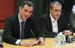 Le président de l'Assemblée de Corse Jean-Guy Talamoni (d) et le président du conseil exécutif Gilles Simeoni (g) rencontre des membres de la communauté musulmane, le 28 décembre 2015 à l'Assemblée de Corse à Ajaccio