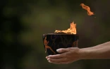 La flamme olympique, durant la cérémonie d'allumage mardi à Olympie