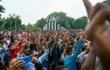 Des manifestants réunis à l'appel d'une organisation étudiante bangladaise lancent un appel à la désobéissance civile après les affrontements qui ont fait plus de 200 morts en juillet, le 3 août 2024 à Dacca 
