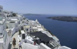 A Fira, capitale de l'île de Santorin, en Grèce, le 14 juin 2020