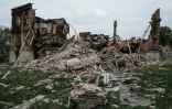 Les décombres d'une école bombardée à Bilogorivka, dans la région de Lougansk (est de l'Ukraine), le 13 mai 2022