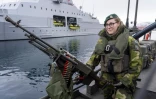 La nouvelle recrue Vera Nylander à bord d'un navire de guerre suédois, lors d'un exercice militaire de l'Otan, à Alta, dans l'Arctique norvégien, le 8 mars 2024