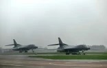 Des bombardiers B-1 de l'US Air Force sur le tarmac de la base de la RAF de Fairford, dans le sud-ouest de l’Angleterre, le 7 mars 2026