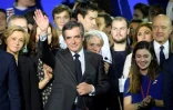 François Fillon devant son épouse Pénélope lors de son meeting le 29 janvier 2017 à Paris 