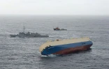Photo fournie par la Marine nationale le 29 janvier 2016 du cargo "Modern Express" à la dérive le 28 janvier 2016 dans le Golfe de Gascogne