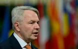 Le ministre finlandais des Affaires étrangères Pekka Haavisto s'adresse à la presse à son arrivée à une réunion informelle de l'Otan à Berlin, le 14 mai 2022
