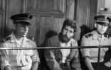 Photo prise le 3 juillet 1986 au Tribunal de Lyon du Libanais Georges Ibrahim Abdallah, condamné à la prison à vie en 1987 pour complicité d'assassinat de diplomates américain et israélien en 1982, et complicité de tentative d'assassinat d'un troisième en 1984