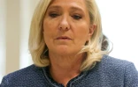 Marine Le Pen, présidente du groupe parlementaire du Rassemblement national (RN), arrive au tribunal de Paris, le 31 mars 2025