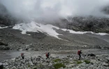 Des alpnistes dans le massif des Ecrins, le 8 juillet 2025 à saint-Christophe-en-Oisons, en Isère