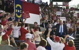 Donald Trump arrive pour un meeting de campagne à Raleigh (Caroline du nord), le 7 novembre 2016