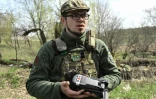 Le soldat ukrainien Oleksandre, pilote de drone et commandant d'une unité de soutien aérien pour la cinquième brigade des forces armées ukrainiennes, le 7 avril 2023 dans un camp d'entraînement, près de Bakhmout