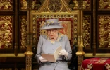 La reine Elizabeth II lit le discours du trône au Parlement, à Londres le 11 mai 2021