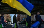 Le drapeau ukrainien dans une rue du quartier de "Little Odessa", le 11 mars 2022 Ă Brighton Beach, au sud de Brooklyn