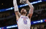 Steven Adams lors d'un duel entre le Thunder d'Oklahoma et les Bulls de Chicago le 25 février 2020 à Chicago