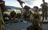 Une conscrite de l'armée norvégienne lors d'un entraînement à Setermoen dans le nord de la Norvège le 11 août 2016
