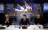 (g-d) Le Premier ministre norvégien Jonas Gahr Store, le président français Emmanuel Macron et l'écrivain et diplomate français Olivier Poivre d'Arvor en séance de travail lors du Sommet polaire One Planet dans le cadre du Forum de Paris sur la paix, le 10 novembre 2023