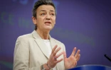 La commissaire à la Concurrence, Margrethe Vestager lors d'une conférence de presse sur le lancement de l'enquête visant Meta, Apple et Google le 25 mars 2024 à Bruxelles