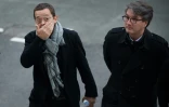 L'ex-urgentiste Nicolas Bonnemaison et son avocat Arnaud Dupin à leur arrivée le 24 octobre 2015 au tribunal à Angers