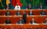 Le président chinois Xi Jinping (C) est applaudi avant de prononcer son discours lors du sommet du Forum sur la coopération Chine-Afrique, à Pékin le 5 septembre 2024